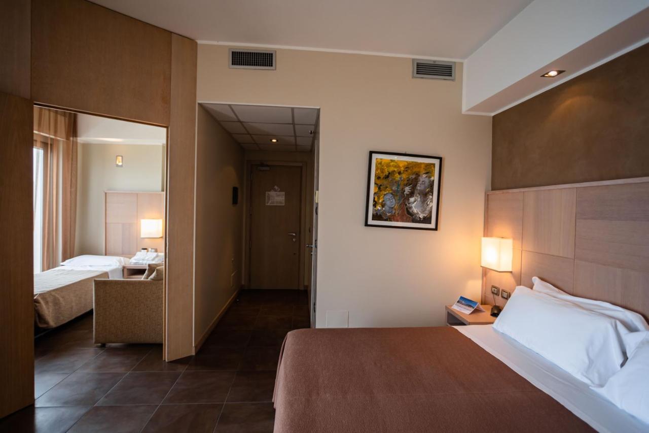 Hotel Abruzzo Marina Silvi Marina Eksteriør bilde